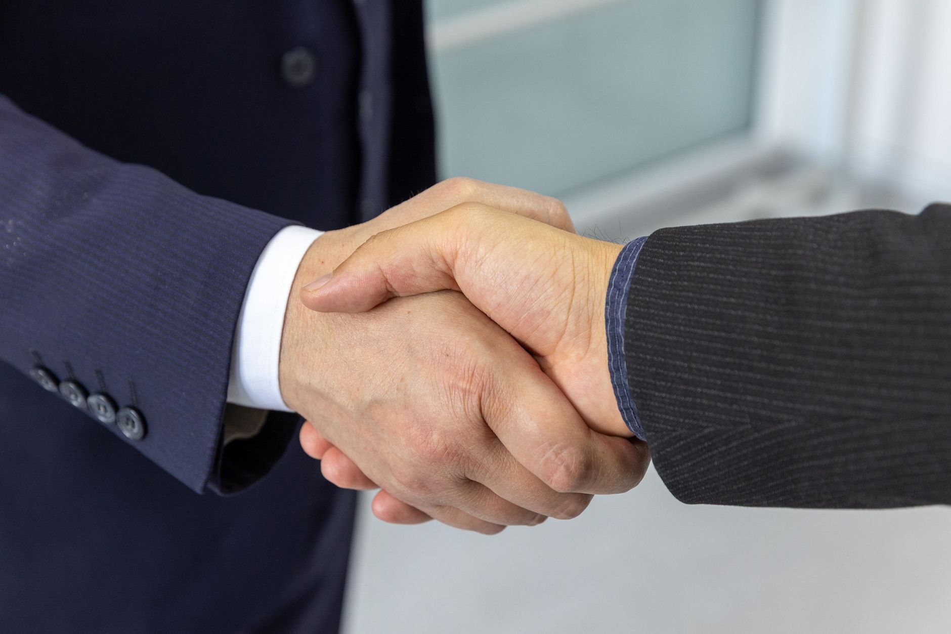 How to Use Micro-Commitments to Close More Sales and Build Lasting Client Relationships