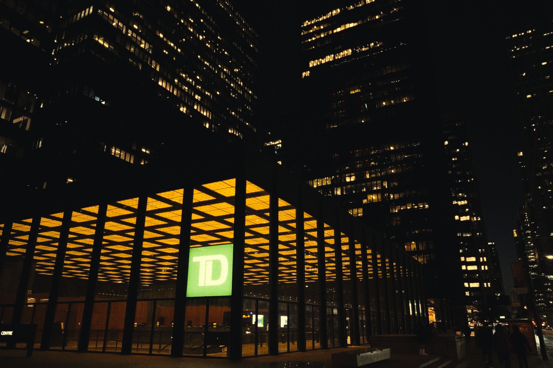 Banks and credit unions in Toronto